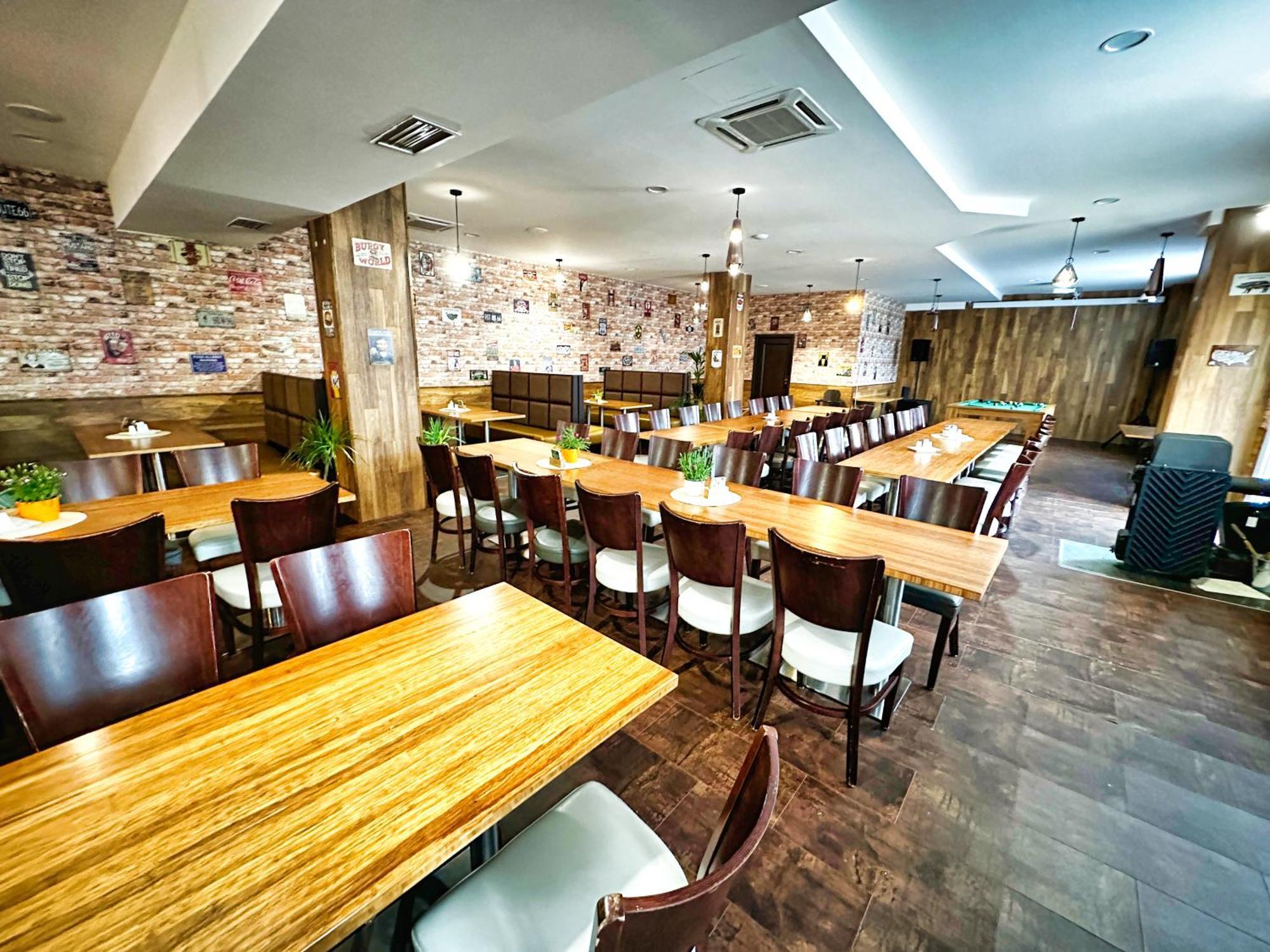 Motel Olympland Трутнов Екстер'єр фото